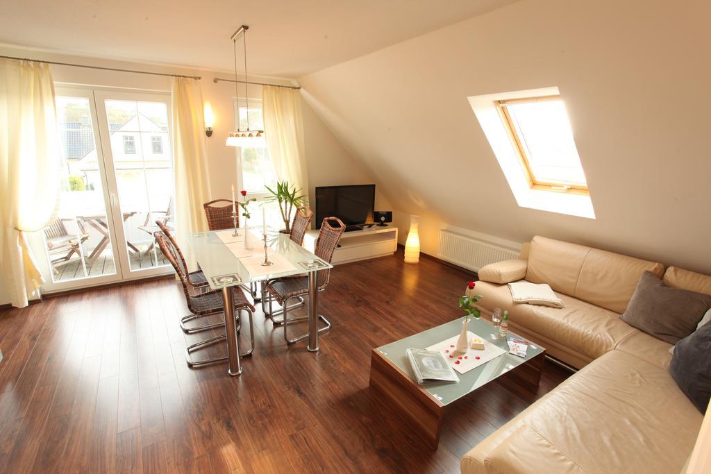 オストゼーバート・ディアーハーゲン Haus Amo Solemアパートホテル 部屋 写真